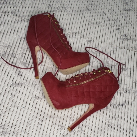 JustFab Shoes - 💥3/$20 JustFab Burgundy Lace Up Booties Size 6.5